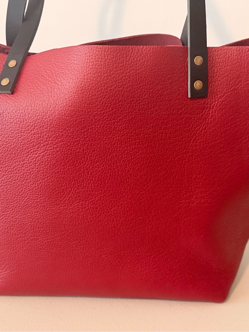 Portland leather Medium Classic tote UNICORN ๐ฆ color RHUBARB - Picture 3 of 6